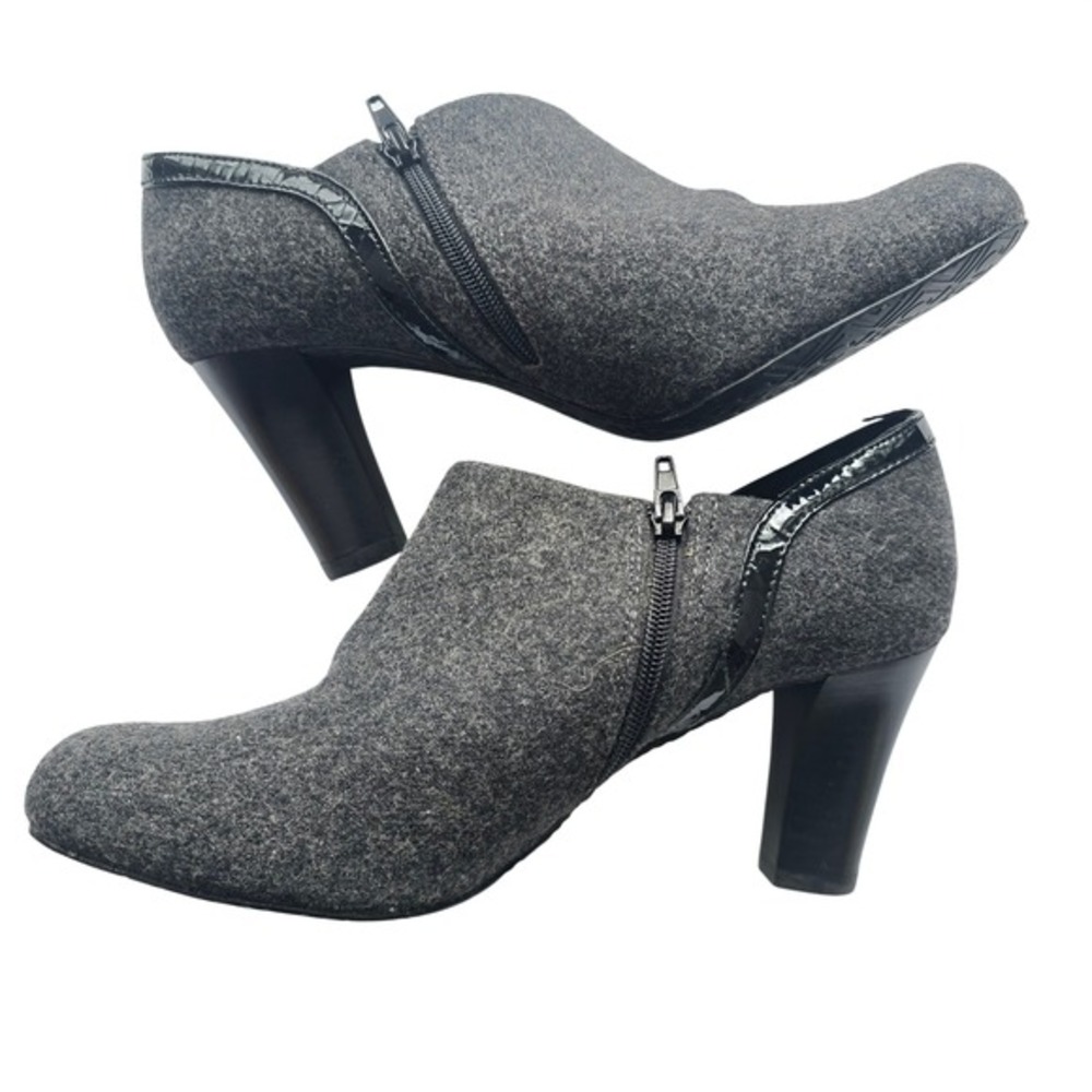 Liz Claiborne Charcoal Grey Felt‎ Ankle Booties Black Patent Trim Block Heel 6M
